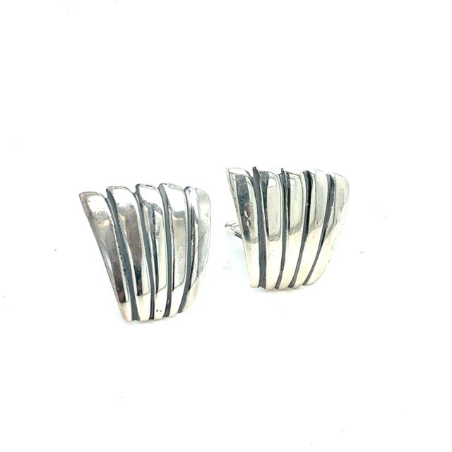 Traditional 1990s Pair of Tiffany & Co Estate Fan Clip on Earrings Sterling Silver For Sale - Image 3 of 8