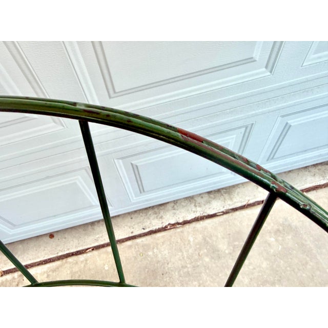 Panton-Style Mid Century Modern Green Wire Bar Stool With Sculptural Spindle Back Mid-Century Modern | 1950s–60s For Sale - Image 10 of 10