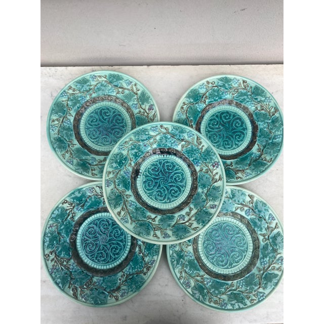 Majolica Grape Plate Villeroy & Boch, Circa 1890 For Sale In Austin - Image 6 of 7