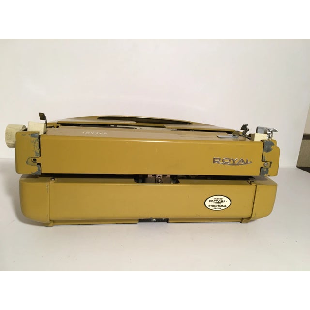 Vintage Mustard Royal Safari Typewriter With Case & Key For Sale - Image 4 of 13