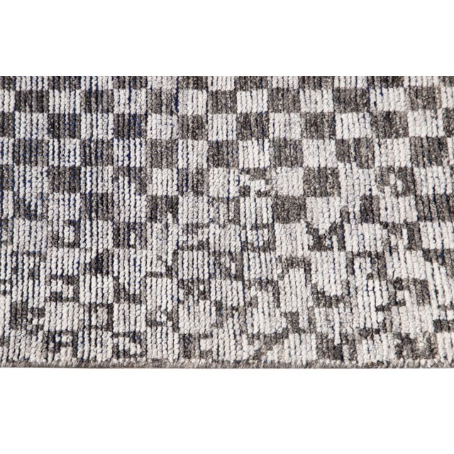 Contemporary Contemporary Soumak Style Wool Rug in Gray With Seamless Design For Sale - Image 3 of 7