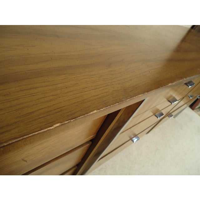 Midcentury Knoll Style Credenza For Sale In New York - Image 6 of 11