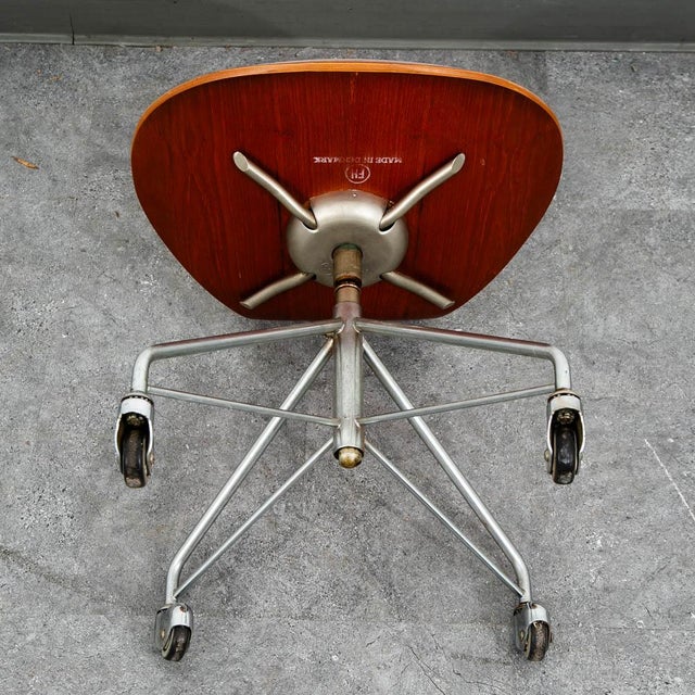 Wood Mid Century Modern Task Chair 7 # 3117 Office Teak Arne Jacobsen Fritz Hansen For Sale - Image 7 of 10