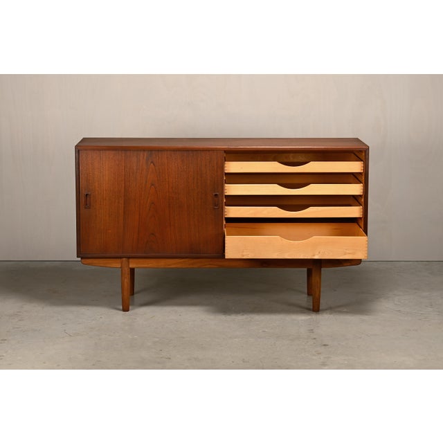 1960s Vintage Model 160 Sideboard in Teak and Oak by Børge Mogensen for Søborg Møbelfabrik, 1960s For Sale - Image 5 of 18