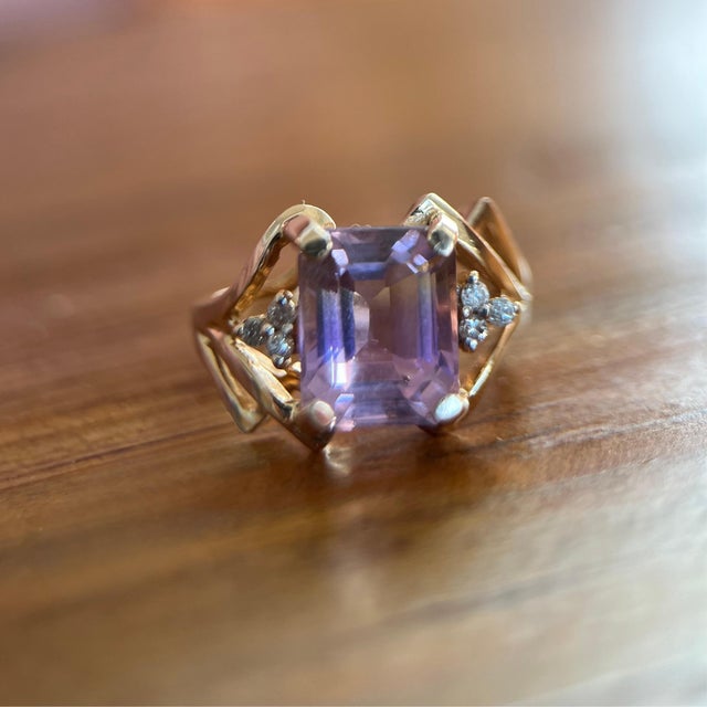 1980s Bi-Color Ametrine & Diamond Cocktail Ring in 14k Yellow Gold – 3.22ct Size 5 For Sale In New York - Image 6 of 8