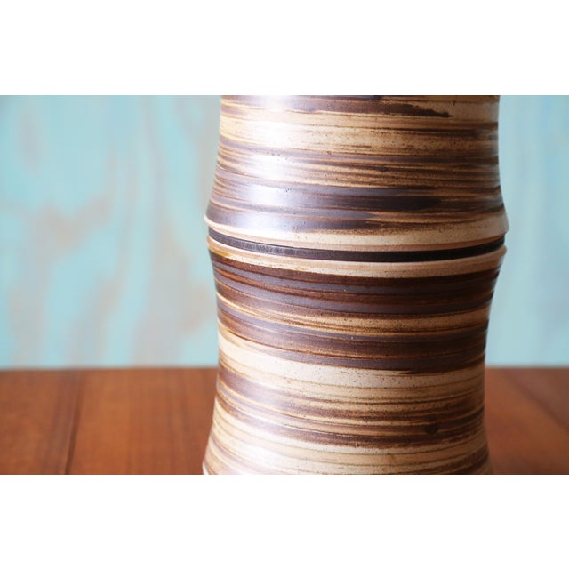 Gordon & Jane Martz 1960s Pair of Jane and Gordon Martz Table Lamps M221 Marshall Studios Green Brown Bamboo For Sale - Image 4 of 13