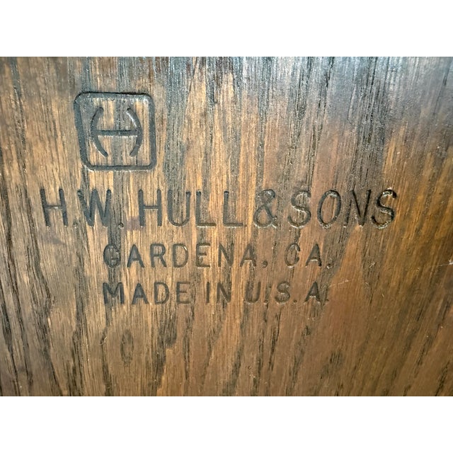 American H W Hull & Sons Windsor Chairs, Set of Four For Sale - Image 3 of 12