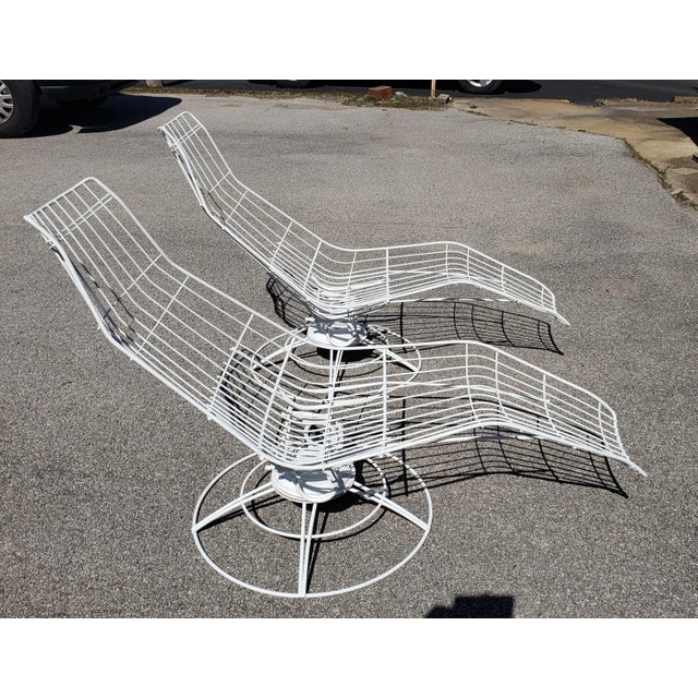 Mid-Century Modern Vintage Pair of Homecrest Bottemiller Siesta Style Chaise Loungers For Sale - Image 3 of 7