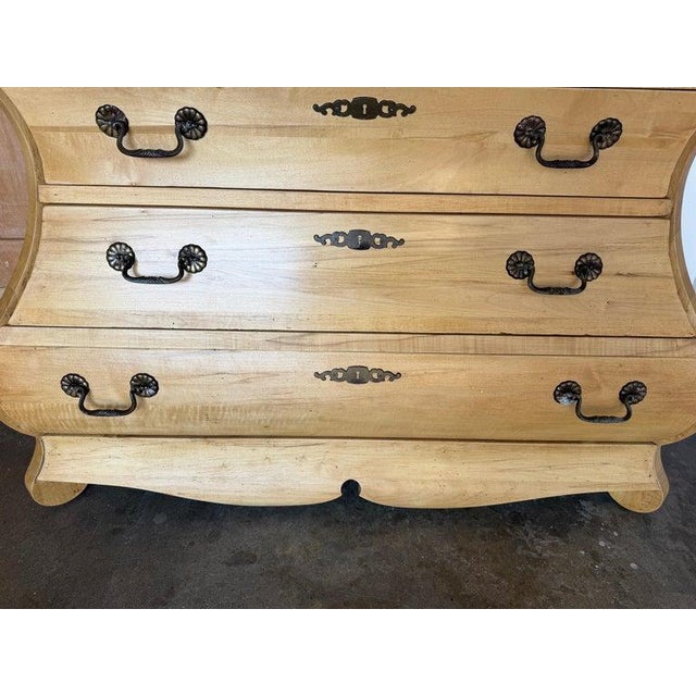 A Sculptural Dutch Bombe Commode in Bleached Maple For Sale - Image 14 of 18