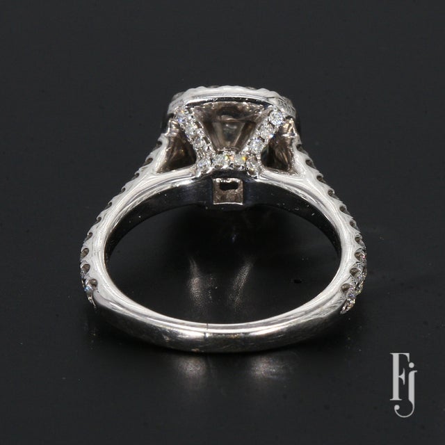 Contemporary 14k White Gold Ring With 5.0ct G/Si2 Center Diamond & Accents - Size 4.75 For Sale - Image 3 of 4