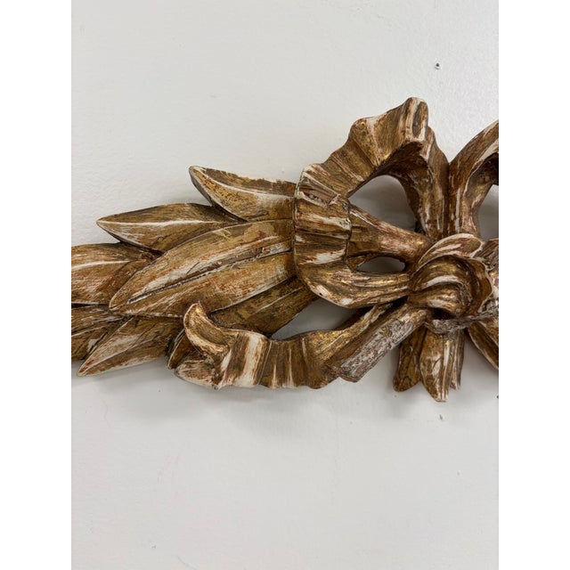 Early 20th Century Vintage Carved Giltwood Louis XVI Ribbon Bow & Laurel Wall Ornament – 19" For Sale - Image 5 of 18