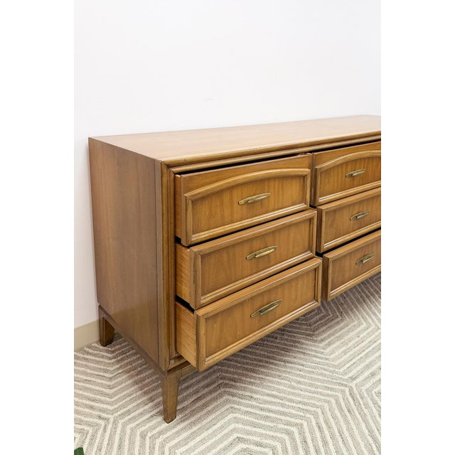 Thomasville Vintage Thomasville 9 Drawer Dresser Walnut W/ Glass Top For Sale - Image 4 of 16