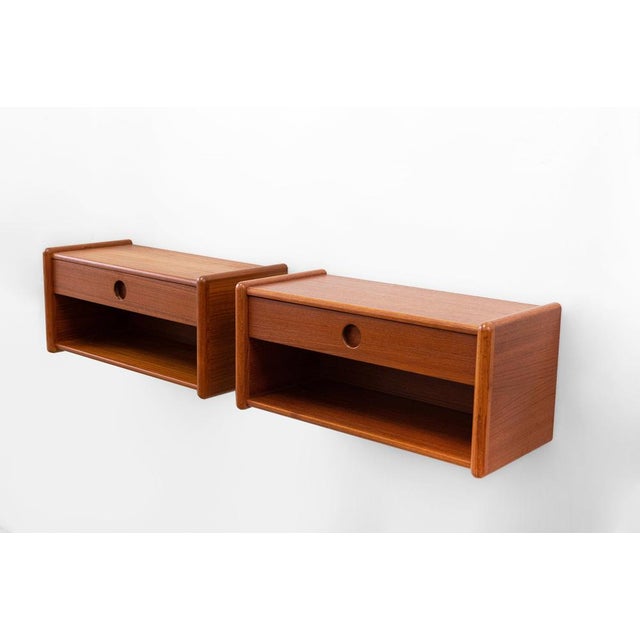 Wood Wall Mounted Cabinets attributed to Vildbjerg Møbelfabrik, 1960s, Set of 2 For Sale - Image 7 of 7
