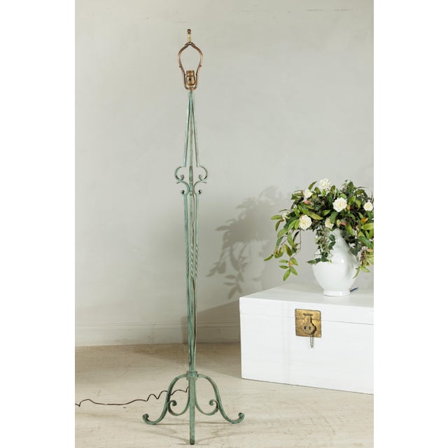 Mid 20th Century Vintage Verdigris Wrought Iron Floor Lamp with Scrolled Base and Tapered Lines For Sale - Image 5 of 18