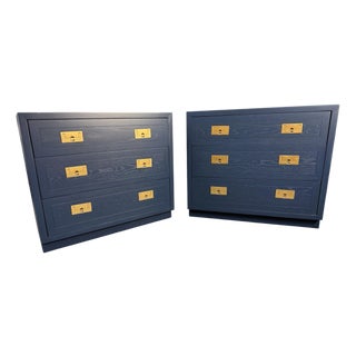 1960s Henredon Campaign Nightstands / Bachelor Chests – Refinished in Sherwin-Williams Naval, Pair For Sale