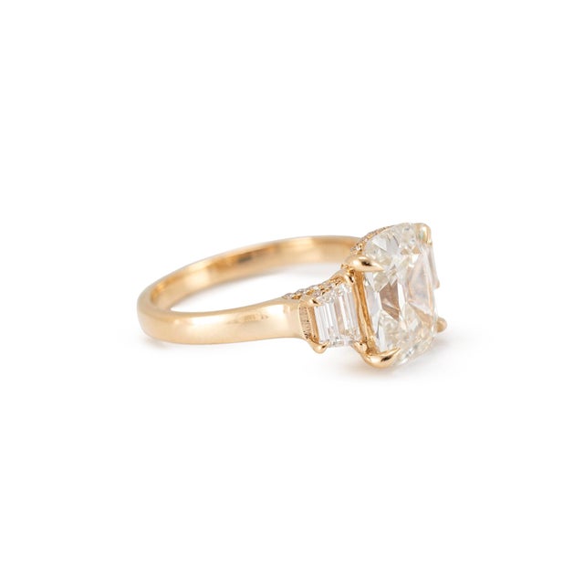 Modern 10k Yellow Gold 3.66ctw Igi Lab Grown Diamond Elongated Cushion Engagement Ring, Size 8 For Sale - Image 3 of 9