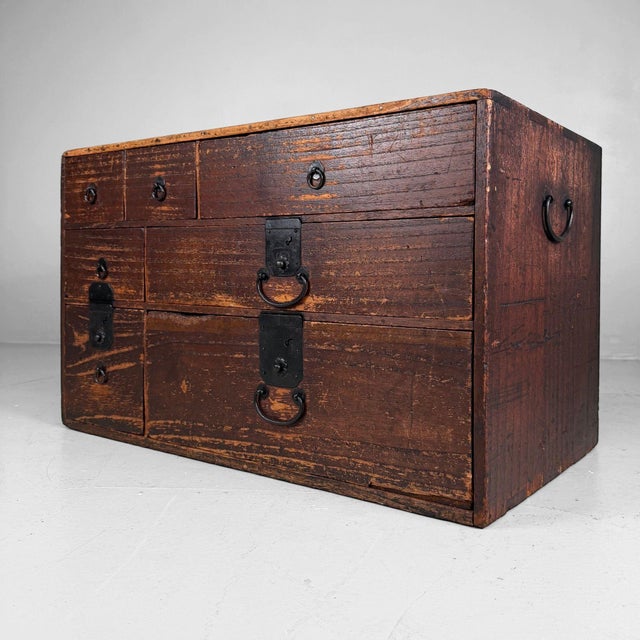 Low Japanese Kimono Tansu Chest of Drawers, 1890s For Sale - Image 5 of 15