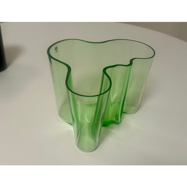 Iittala Alvar Aalto for Iittala Savoy Green Glass Vase, Large For Sale - Image 4 of 12