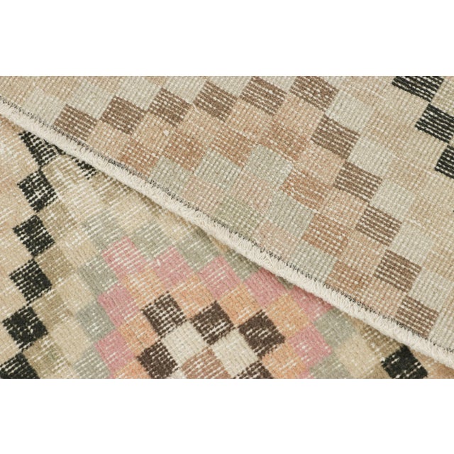 Textile Vintage Turkish Rug in Cream With All-Over Diamond Medallions - Rug & Kilim For Sale - Image 7 of 8