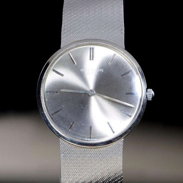 Patek Philippe 1970s Patek Philippe Calatrava 3468 34mm Gray Dial 18k White Gold Watch For Sale - Image 4 of 14