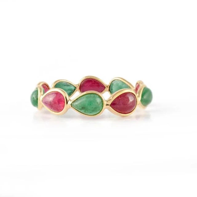 Metal Alternate Emerald Ruby Eternity Band in 18k Gold Size 7 ( All Sizes Available ) For Sale - Image 7 of 8