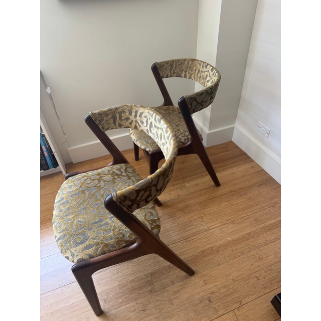 Kai Kristiansen Pair of Teak Upholstered Danish Modern Chairs Attributed to Kai Kristiansen For Sale - Image 4 of 6