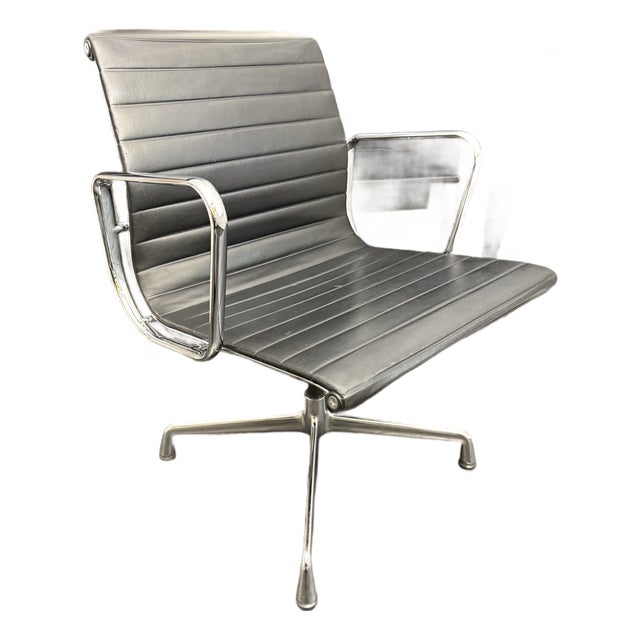 Eames Aluminum Group Management Chair For Sale