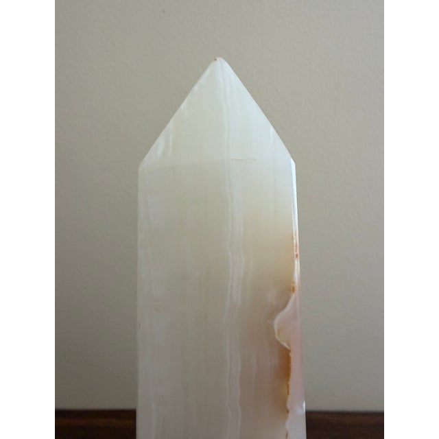 Green and Brown Onyx Marble Obelisk With Dramatic Veining For Sale - Image 9 of 10