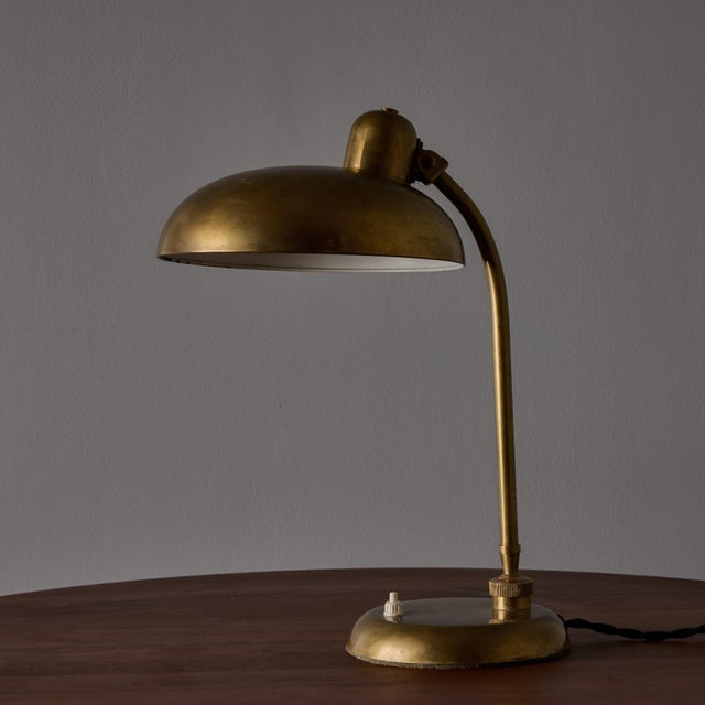 Mid-Century Modern 1940s Giovanni Michelucci Patinated Brass Ministerial Desk Lamp for Lariolux For Sale - Image 3 of 17