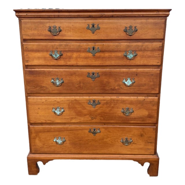 Early 19th Century American Federal Solid Cherry Chest of Drawers, Circa 1800-1820 For Sale