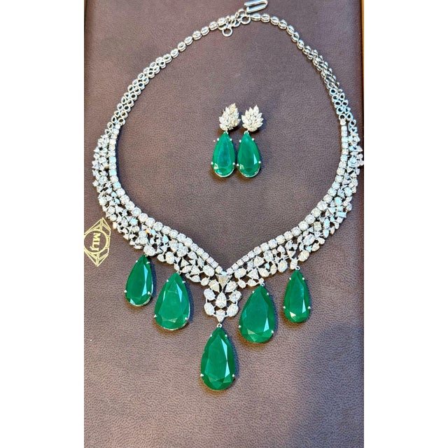 Gia Certified 145ct No Enhacement Emerald & 45 Ct Diamond Necklace Suite For Sale - Image 4 of 8