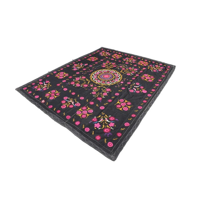 1950s Vintage Black Suzani | Vintage Silk Hand-Embroidered Uzbek Suzani Wall Hanging. For Sale - Image 4 of 8