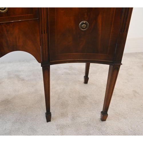Brown Sheraton Mahogany Serpentine Server Buffet, 1910s For Sale - Image 8 of 13