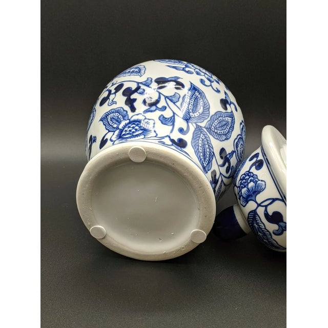 Vintage Chinoiserie Blue White Ceramic Ginger Jar For Sale - Image 4 of 5