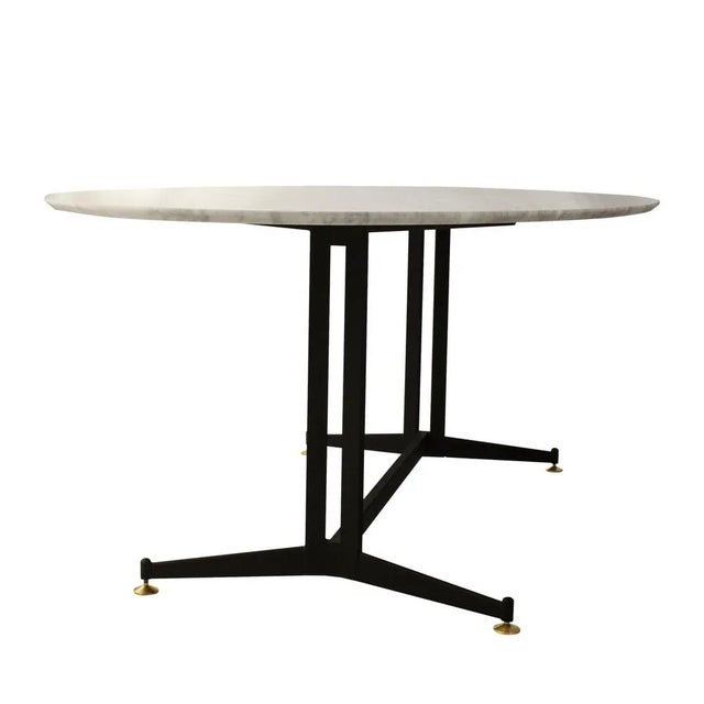 1950s Mid-Century Modern Carrara Marble Dining Table with Metallic Foot, Italy, 1950s For Sale - Image 5 of 7