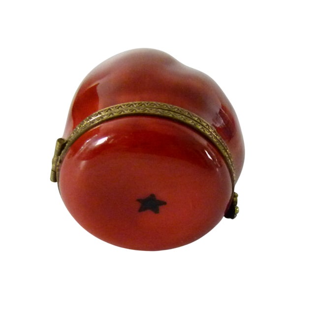 1990s 1990s Limoges France Porcelain Tomato Trinket Box | Chamart Exclusive | Black Star Hallmark For Sale - Image 5 of 9