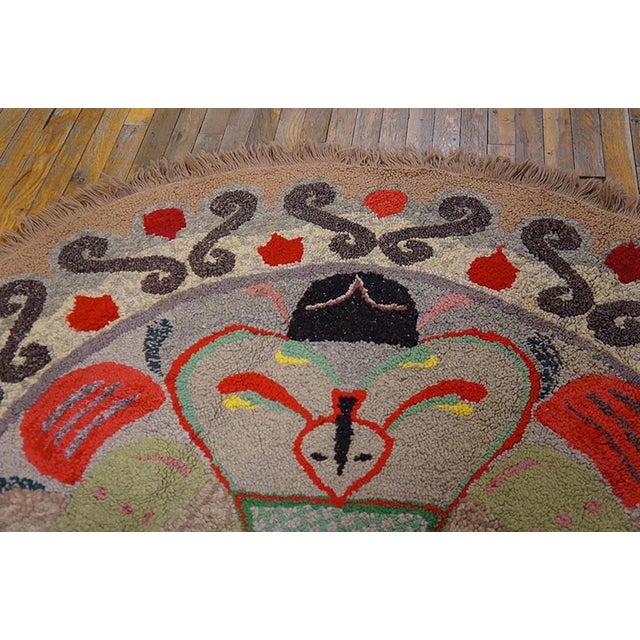 1920s Gray Medallion Round Folk Art Antique American Hooked Rug 6'2" X 6'5" Handknotted Wool Carpet For Sale - Image 4 of 6