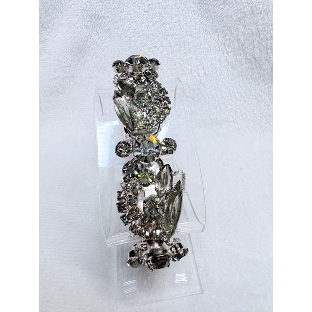 1960s Vintage Juliana D&e Clear & Smoky Topaz Rhinestone Necklace and Bracelet Set, Attributed For Sale - Image 5 of 16