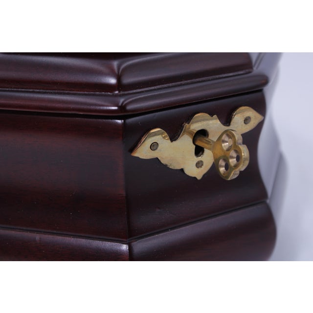 1990s Virginia Metalcrafters Mahogany Octogonal Tea Caddy For Sale - Image 5 of 13