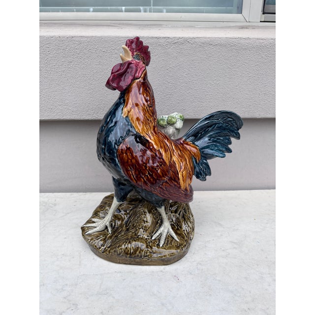 French Majolica rooster vase signed Carrier Belleuse for the manufacture of Choisy le Roi, circa 1875.