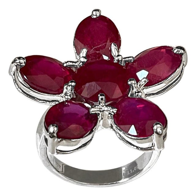 15 Carat Treated Ruby Big Flower Cocktail Ring in 18 Karat White Gold For Sale - Image 15 of 18
