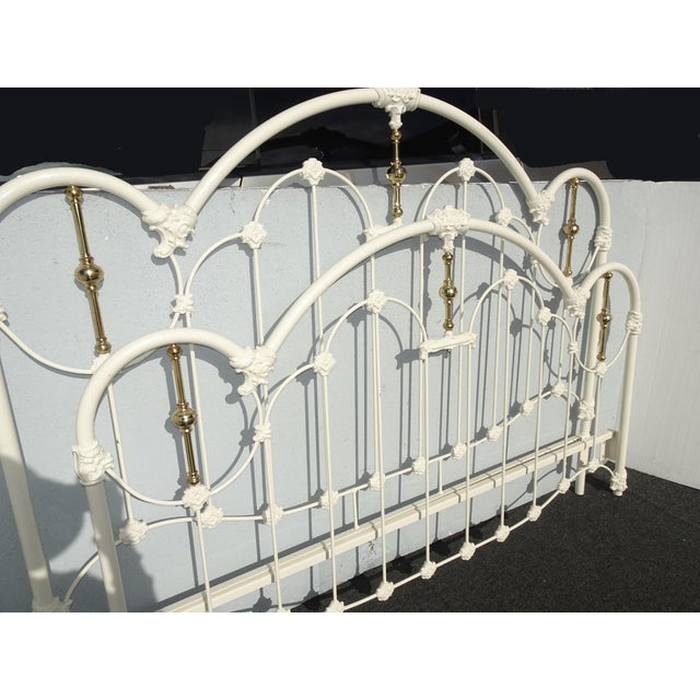 Vintage French Elliott's Designs White & Gold Iron Queen Headboard W Footboard For Sale - Image 4 of 17