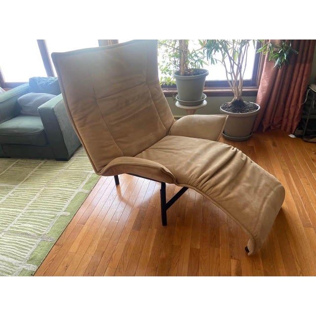Beige 1980s Cassina Chair by Vico Magistretti “ Veranda Chair” Leather Lounger For Sale - Image 8 of 10