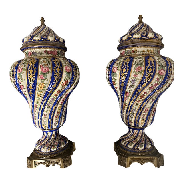 Pair of Late 19th Century Meissen Porcelain Lamps For Sale
