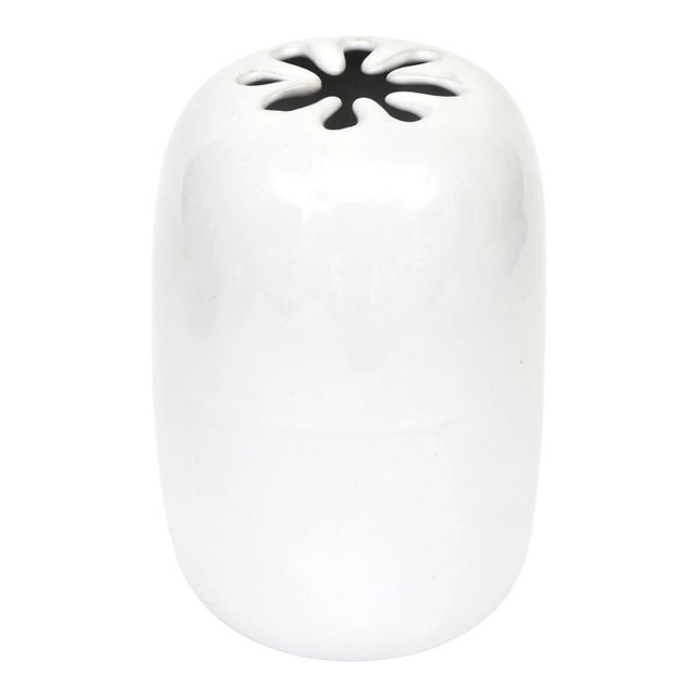 Vintage David Gill Bennington White Ceramic Vessel, Vase or Object With Flower Design For Sale