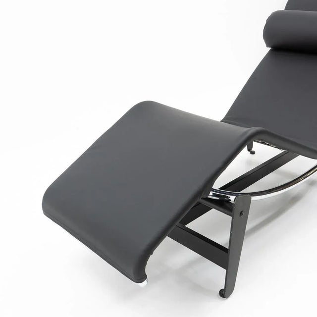 1950s Lc4 / B306 Chaise Longue by Le Corbusier for Wohnbedarf, 1950s For Sale - Image 5 of 13