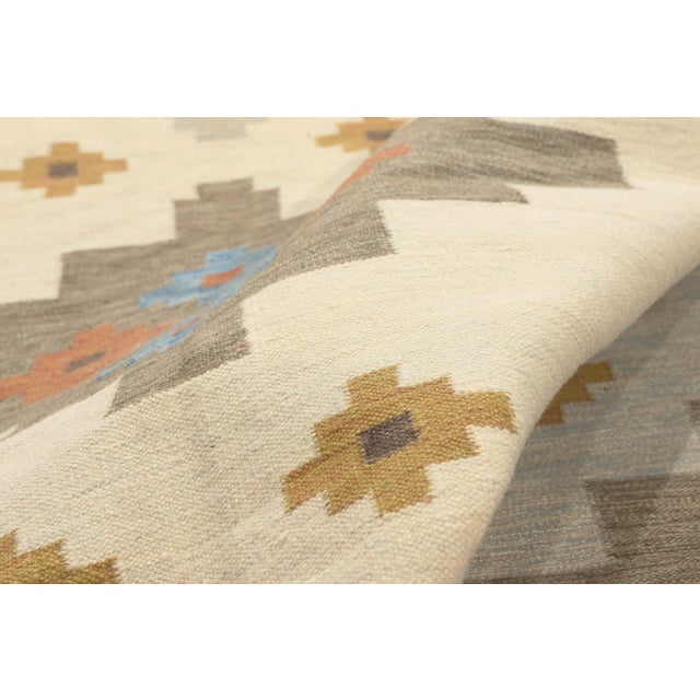 Vintage Indian Kilim Rug, 07'11 X 09'11 For Sale In Dallas - Image 6 of 10
