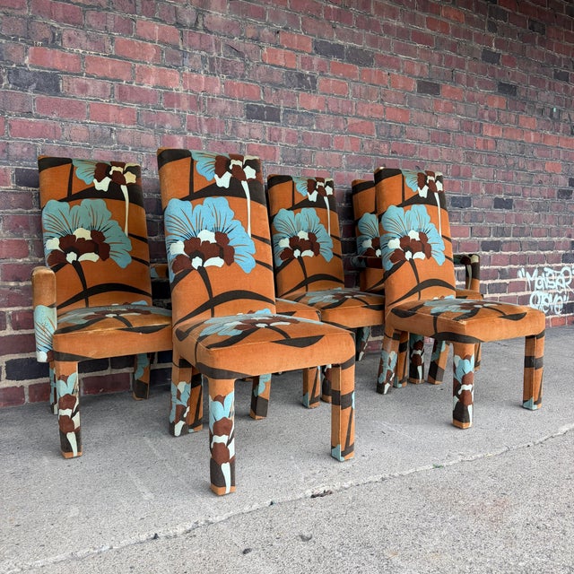 This is an absolutely gorgeous set of 6 dining chairs believed to be covered in Jack Lenor Larsen fabric. There are 4 side...