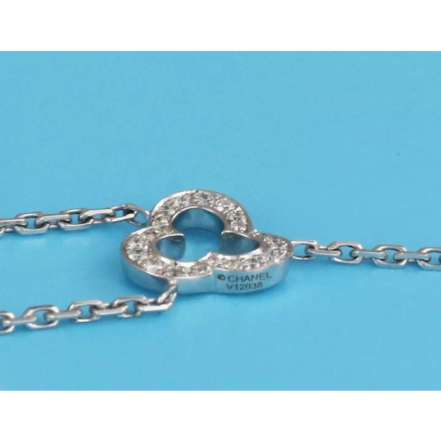 Metal Chanel Camellia White Agate Diamond 18k White Gold Lariat Necklace For Sale - Image 7 of 10