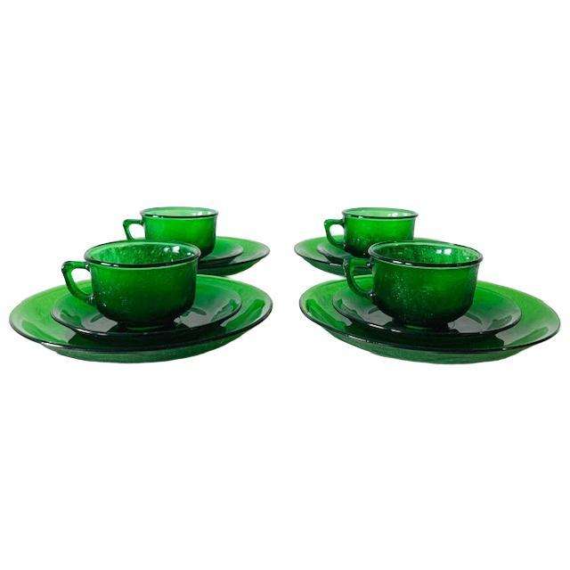 Vintage Sierra Breakfast Service in Green Glass from Arcoroc, 1960s, Set of 12 For Sale - Image 4 of 10